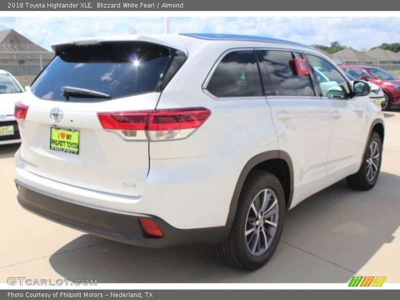 Blizzard White Pearl / Almond 2018 Toyota Highlander XLE