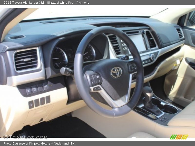 Blizzard White Pearl / Almond 2018 Toyota Highlander XLE