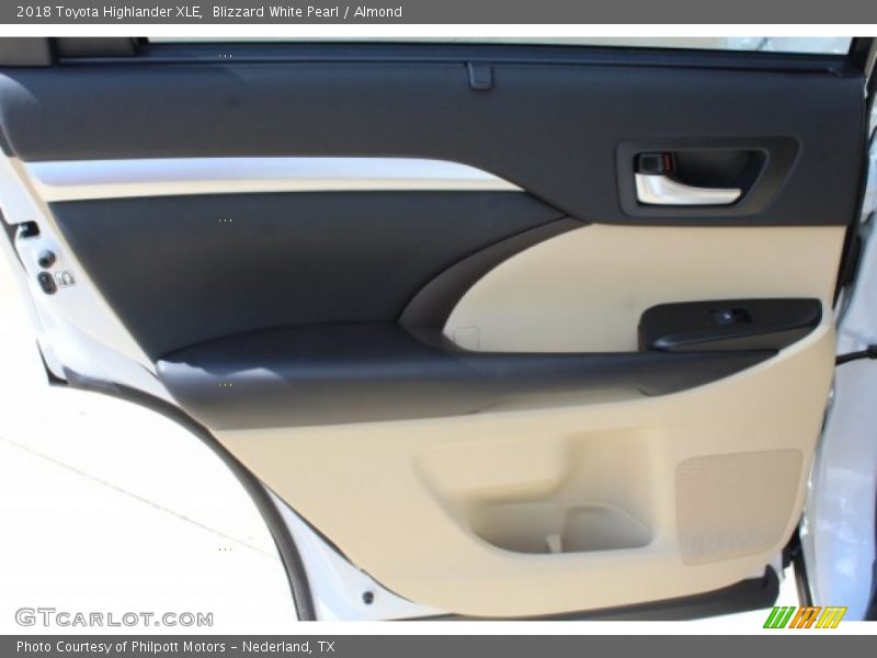 Blizzard White Pearl / Almond 2018 Toyota Highlander XLE