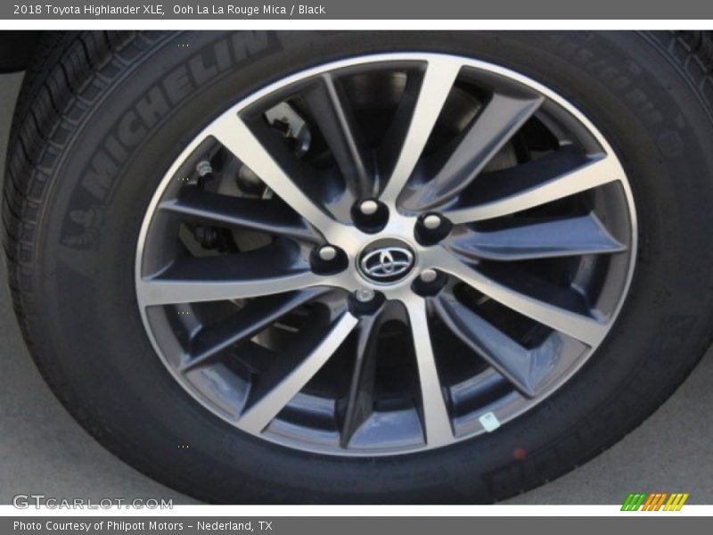 Ooh La La Rouge Mica / Black 2018 Toyota Highlander XLE