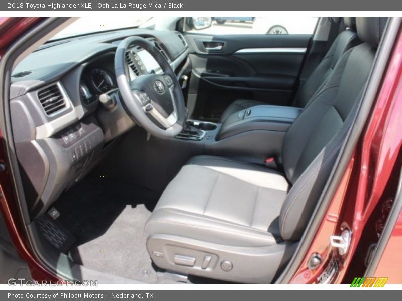 Ooh La La Rouge Mica / Black 2018 Toyota Highlander XLE
