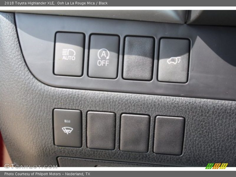 Ooh La La Rouge Mica / Black 2018 Toyota Highlander XLE