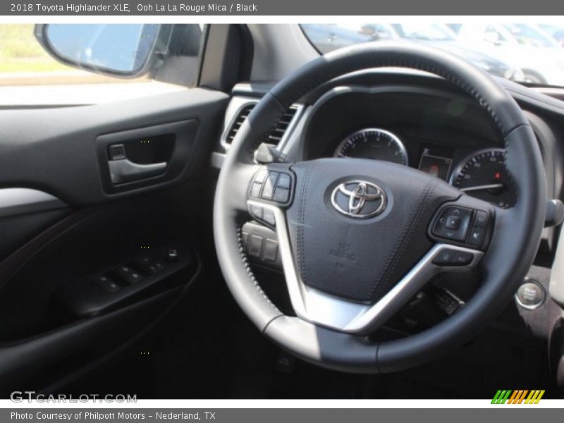 Ooh La La Rouge Mica / Black 2018 Toyota Highlander XLE
