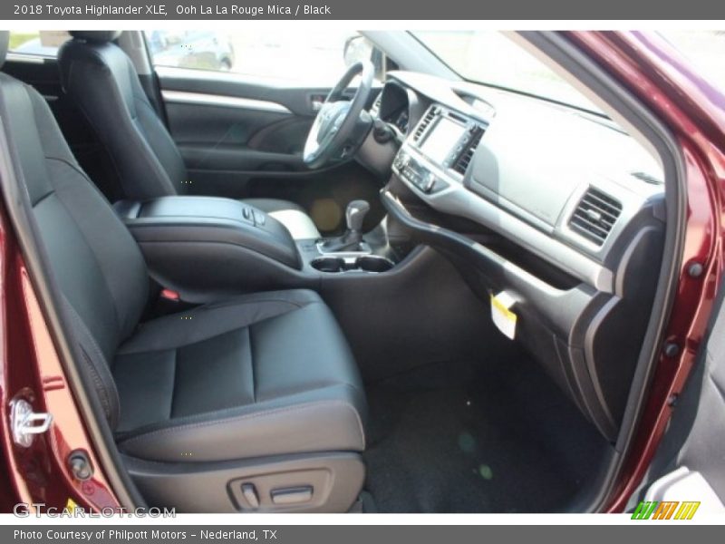 Ooh La La Rouge Mica / Black 2018 Toyota Highlander XLE
