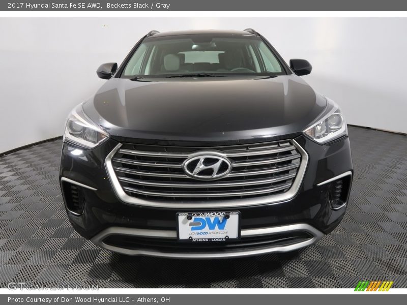 Becketts Black / Gray 2017 Hyundai Santa Fe SE AWD