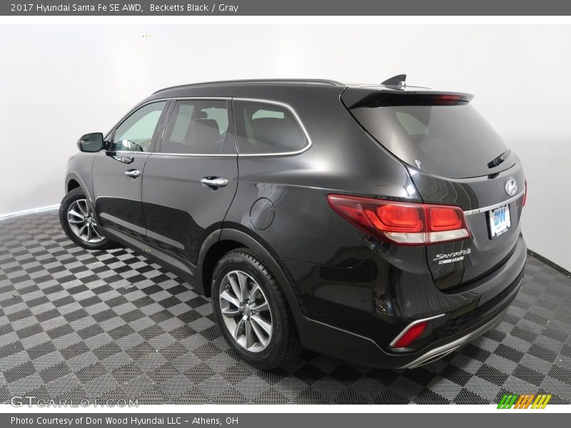 Becketts Black / Gray 2017 Hyundai Santa Fe SE AWD