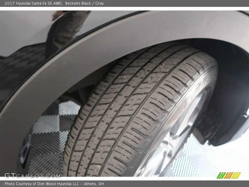 Becketts Black / Gray 2017 Hyundai Santa Fe SE AWD