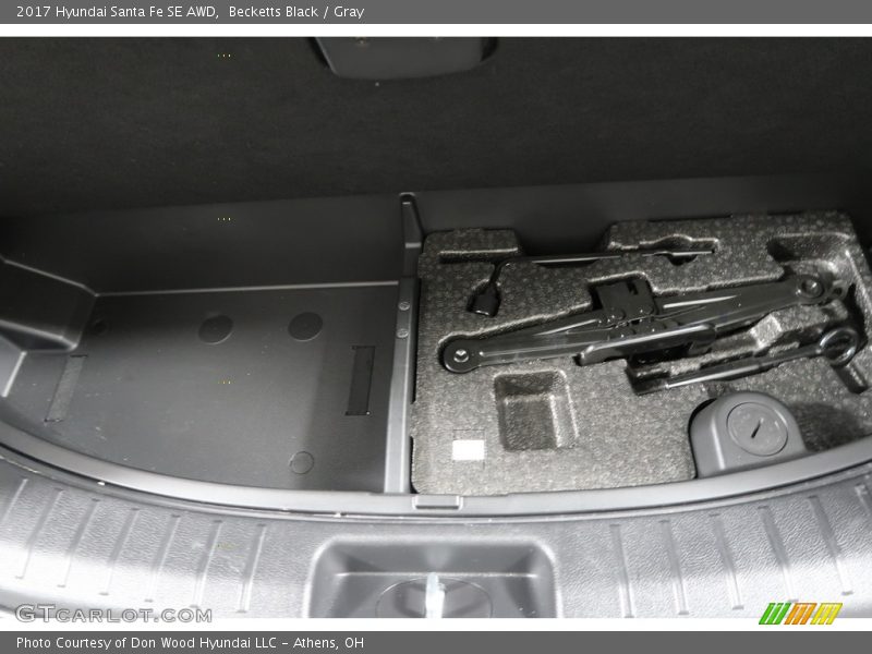 Becketts Black / Gray 2017 Hyundai Santa Fe SE AWD