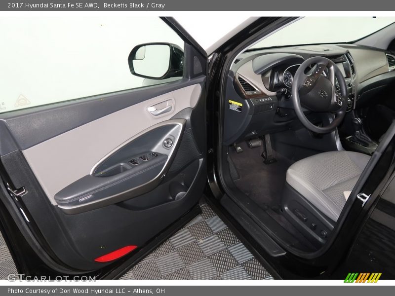 Becketts Black / Gray 2017 Hyundai Santa Fe SE AWD
