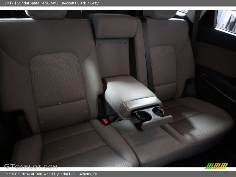 Becketts Black / Gray 2017 Hyundai Santa Fe SE AWD
