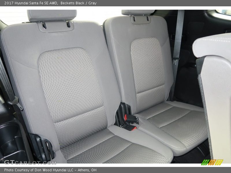 Becketts Black / Gray 2017 Hyundai Santa Fe SE AWD