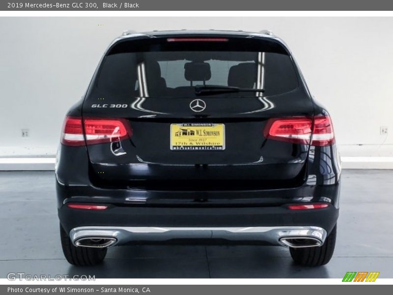 Black / Black 2019 Mercedes-Benz GLC 300