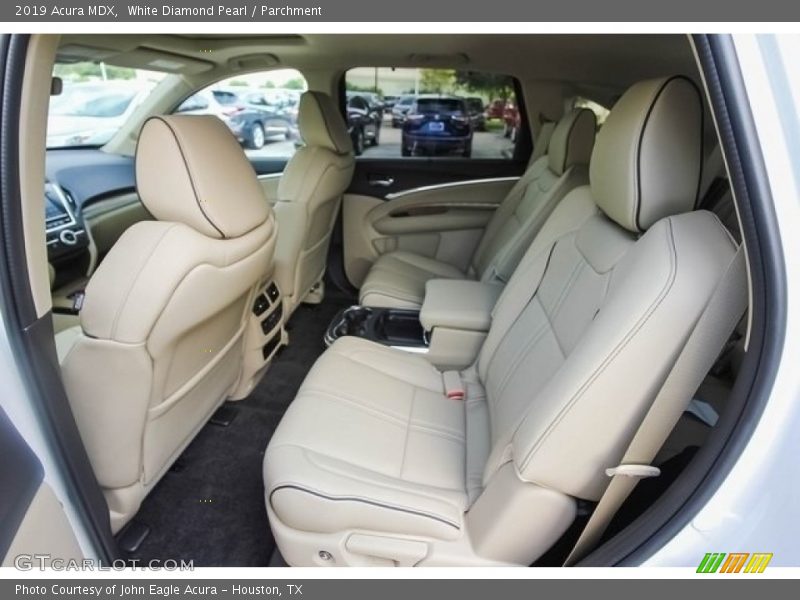 White Diamond Pearl / Parchment 2019 Acura MDX