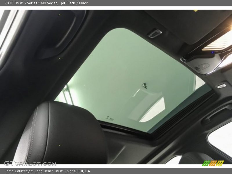 Jet Black / Black 2018 BMW 5 Series 540i Sedan