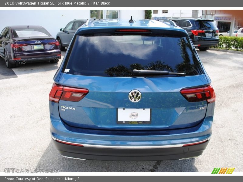 Silk Blue Metallic / Titan Black 2018 Volkswagen Tiguan SE