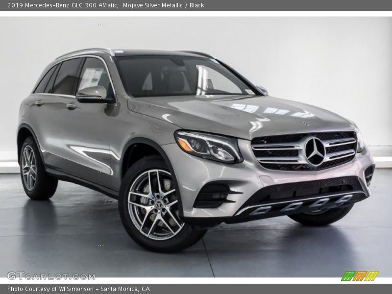 Front 3/4 View of 2019 GLC 300 4Matic