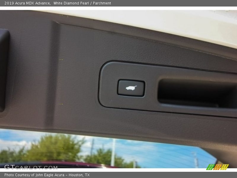 White Diamond Pearl / Parchment 2019 Acura MDX Advance