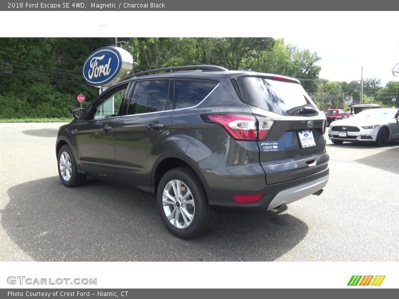 Magnetic / Charcoal Black 2018 Ford Escape SE 4WD