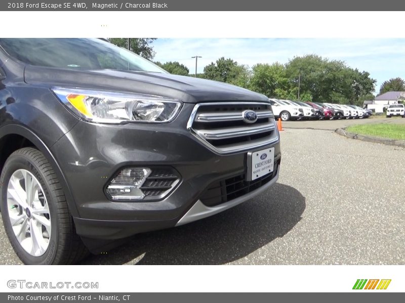 Magnetic / Charcoal Black 2018 Ford Escape SE 4WD