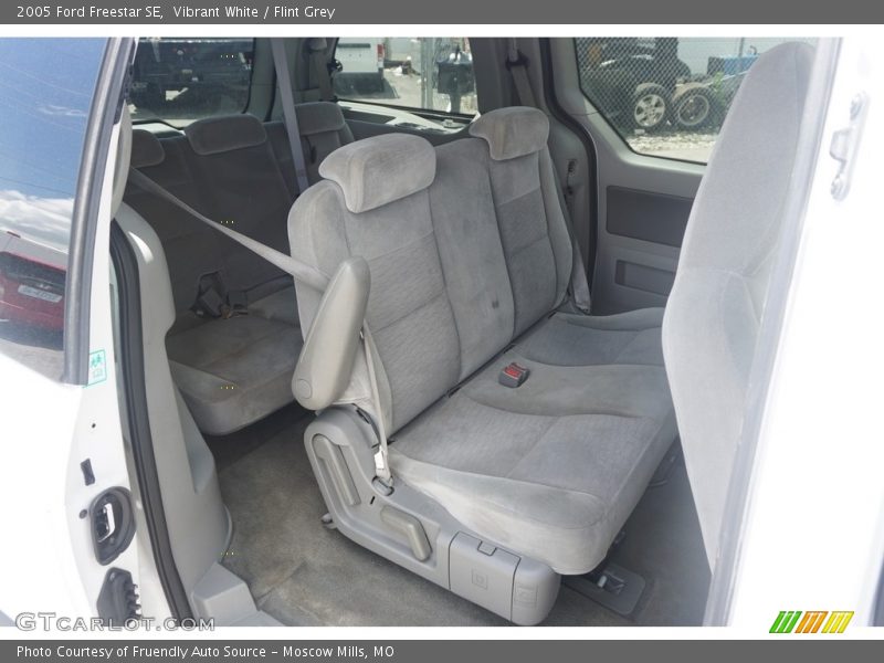 Vibrant White / Flint Grey 2005 Ford Freestar SE