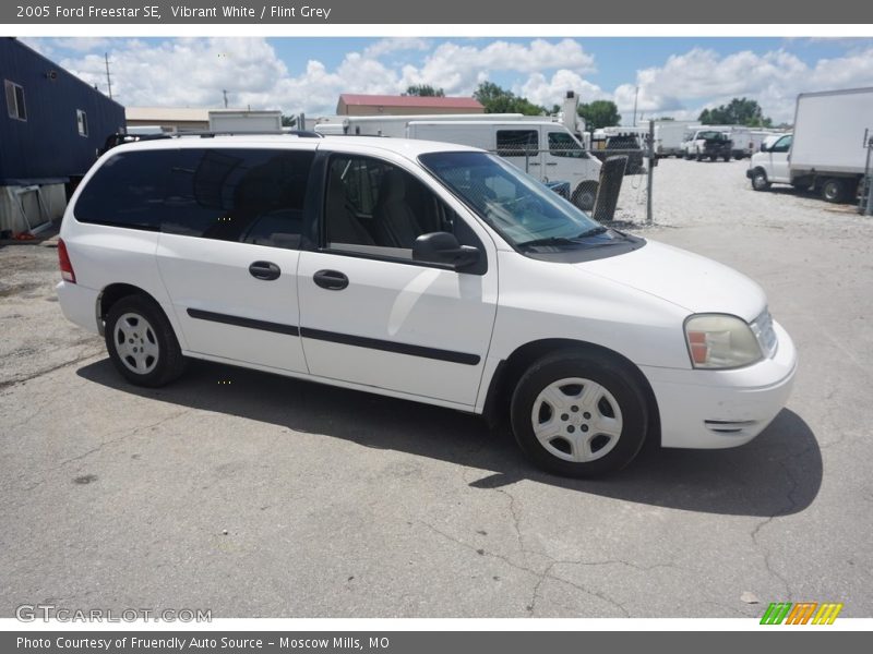 Vibrant White / Flint Grey 2005 Ford Freestar SE