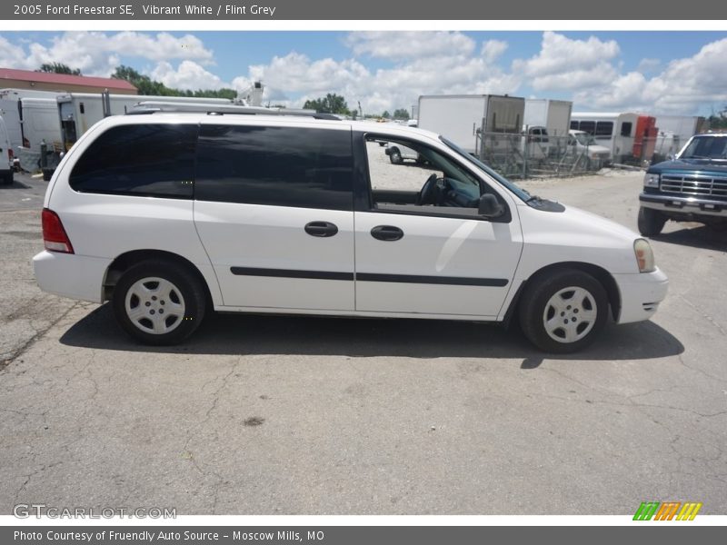 Vibrant White / Flint Grey 2005 Ford Freestar SE