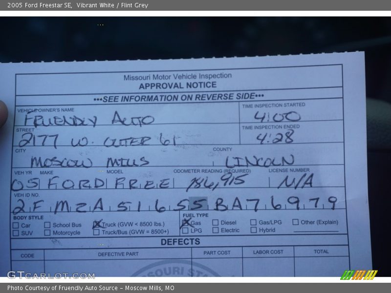 Vibrant White / Flint Grey 2005 Ford Freestar SE