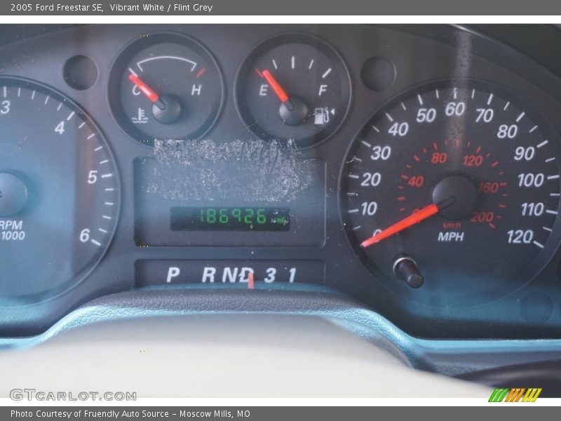 Vibrant White / Flint Grey 2005 Ford Freestar SE