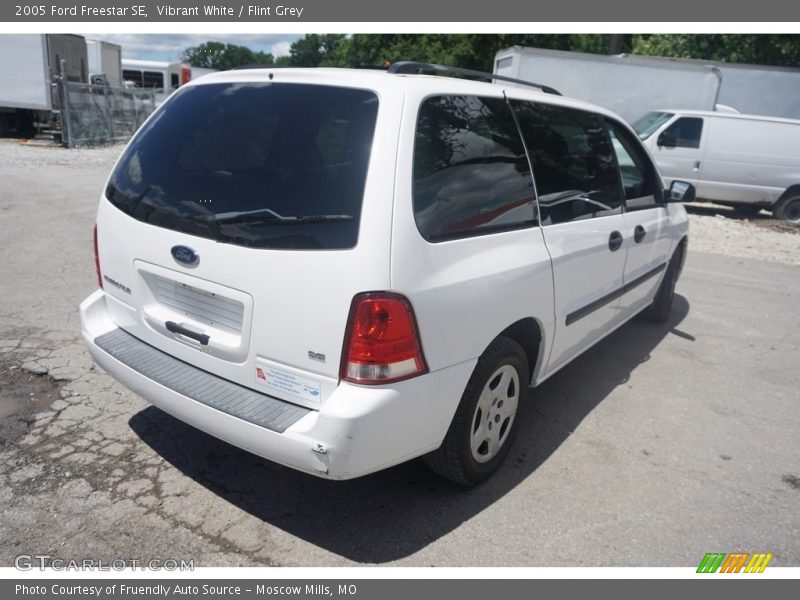 Vibrant White / Flint Grey 2005 Ford Freestar SE