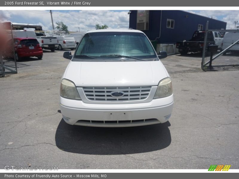 Vibrant White / Flint Grey 2005 Ford Freestar SE