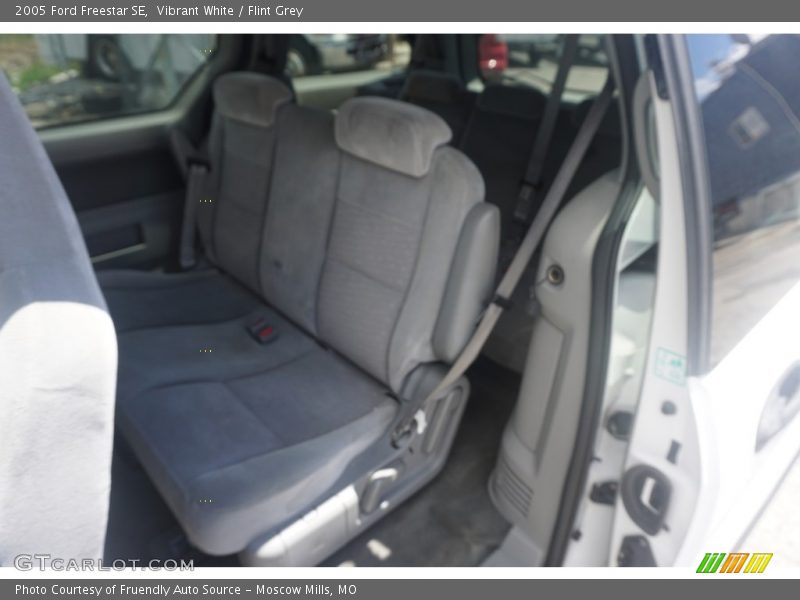 Vibrant White / Flint Grey 2005 Ford Freestar SE