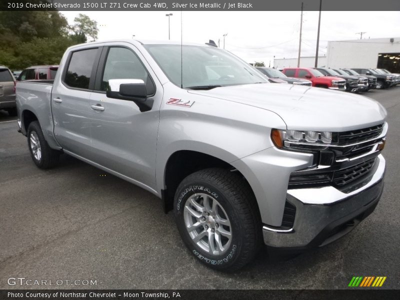 Front 3/4 View of 2019 Silverado 1500 LT Z71 Crew Cab 4WD