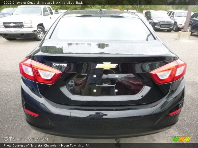 Mosaic Black Metallic / Black 2019 Chevrolet Cruze LS