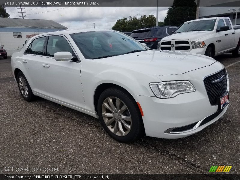 Bright White / Black 2018 Chrysler 300 Touring AWD