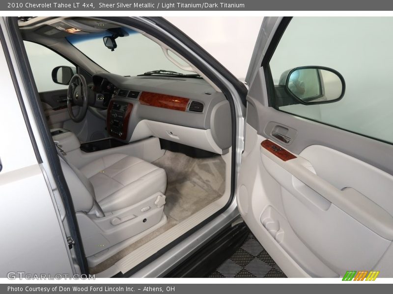 Sheer Silver Metallic / Light Titanium/Dark Titanium 2010 Chevrolet Tahoe LT 4x4