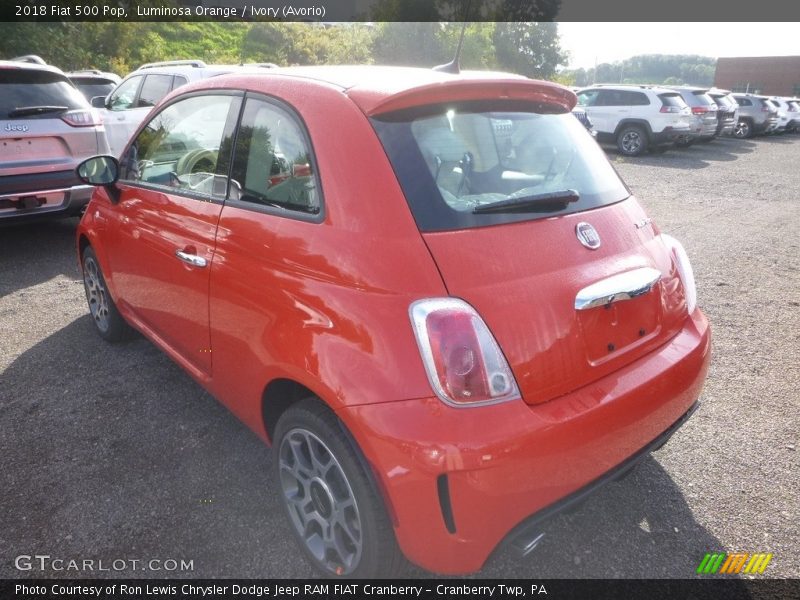 Luminosa Orange / Ivory (Avorio) 2018 Fiat 500 Pop