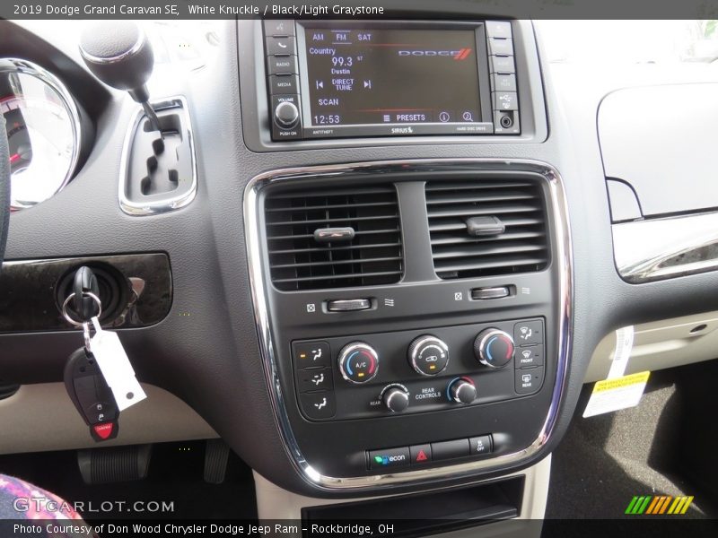 White Knuckle / Black/Light Graystone 2019 Dodge Grand Caravan SE