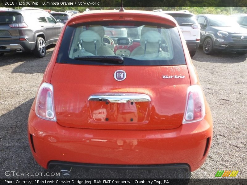 Luminosa Orange / Ivory (Avorio) 2018 Fiat 500 Pop