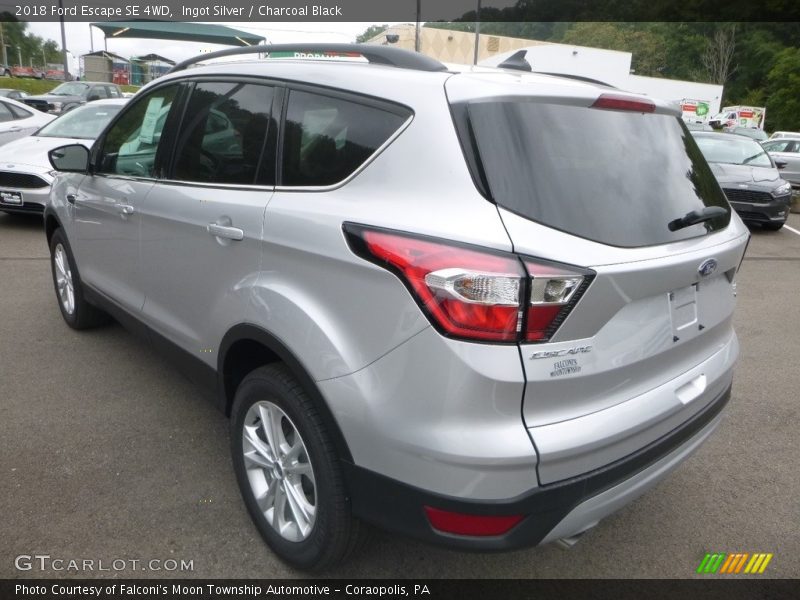 Ingot Silver / Charcoal Black 2018 Ford Escape SE 4WD