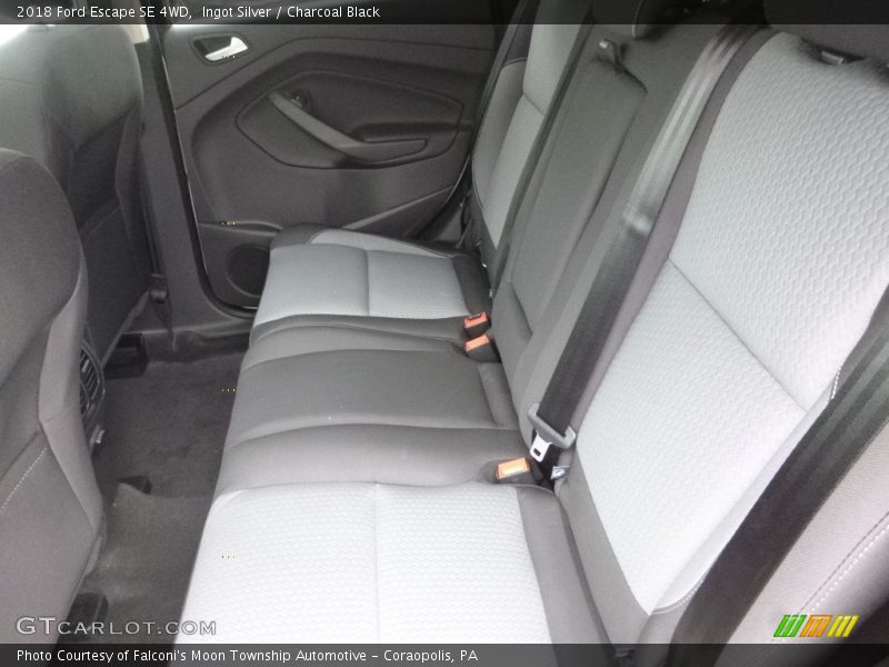 Ingot Silver / Charcoal Black 2018 Ford Escape SE 4WD