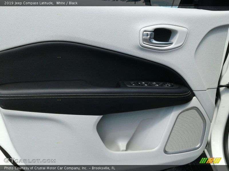 White / Black 2019 Jeep Compass Latitude