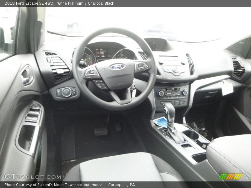White Platinum / Charcoal Black 2018 Ford Escape SE 4WD