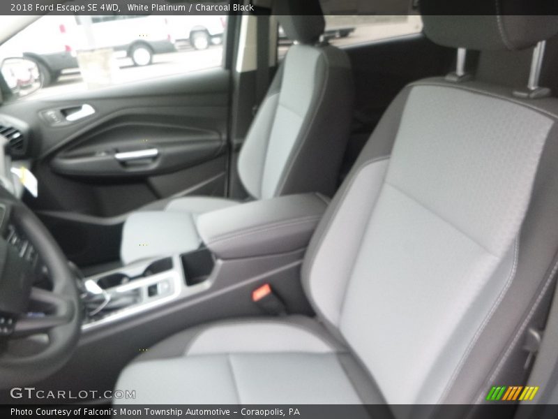 White Platinum / Charcoal Black 2018 Ford Escape SE 4WD
