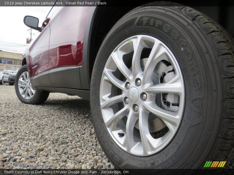 Velvet Red Pearl / Black 2019 Jeep Cherokee Latitude 4x4