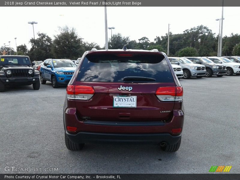 Velvet Red Pearl / Black/Light Frost Beige 2018 Jeep Grand Cherokee Laredo
