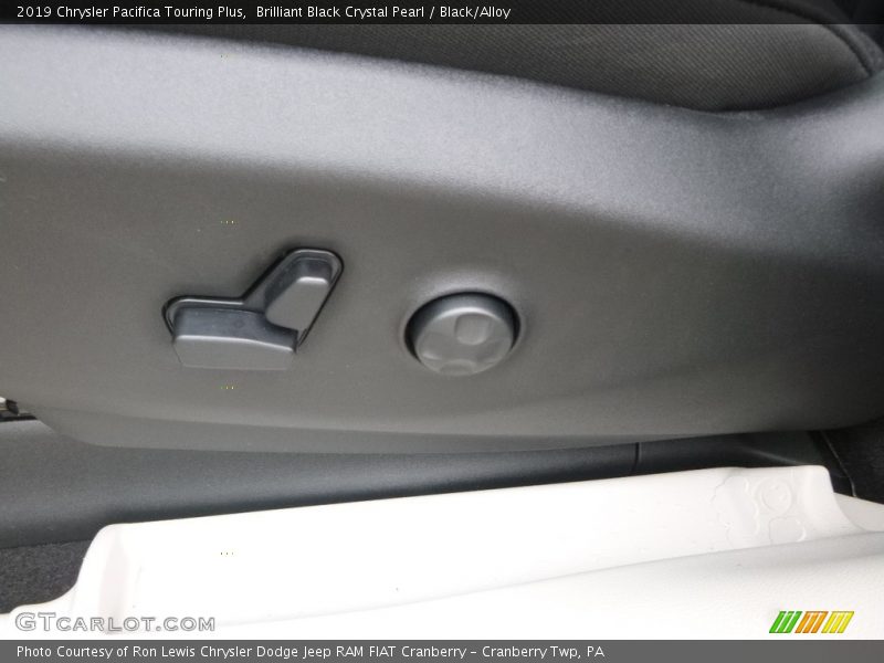 Brilliant Black Crystal Pearl / Black/Alloy 2019 Chrysler Pacifica Touring Plus