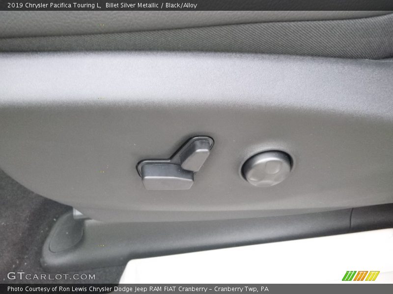 Billet Silver Metallic / Black/Alloy 2019 Chrysler Pacifica Touring L