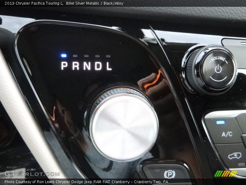  2019 Pacifica Touring L 9 Speed Automatic Shifter