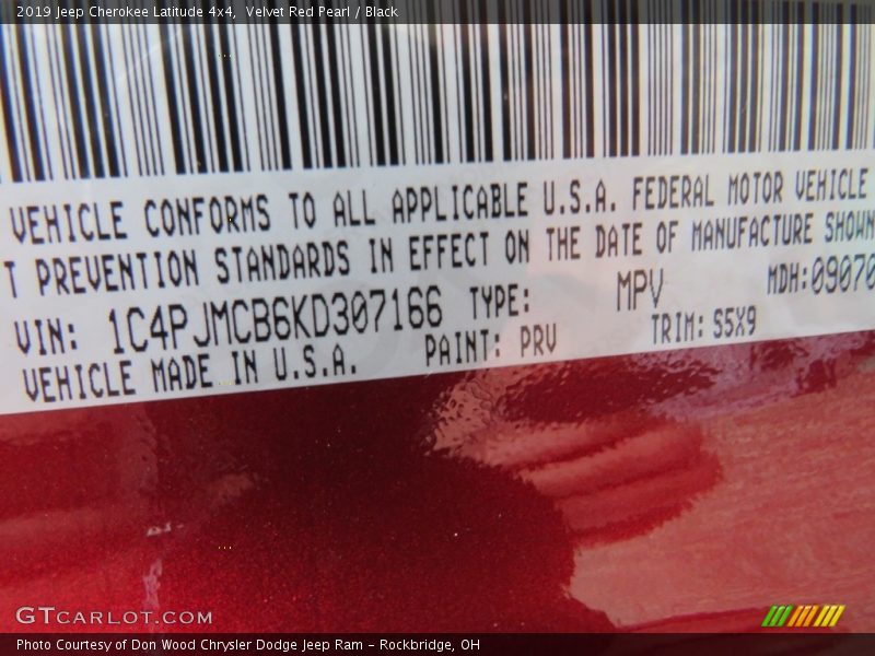 Velvet Red Pearl / Black 2019 Jeep Cherokee Latitude 4x4