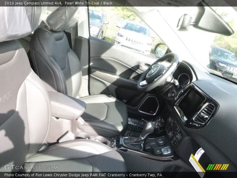 Pearl White Tri–Coat / Black 2019 Jeep Compass Limited 4x4